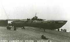 H001031 German Submarine beached near Queens Hotel, Hastings, 1919 - Flickr - East Sussex Libraries Historical Photos.jpg